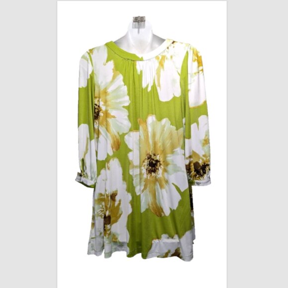NWOT Susan Graver Jersey Knit Lime Floral Henley Top w/Shirring Small - Picture 2 of 2
